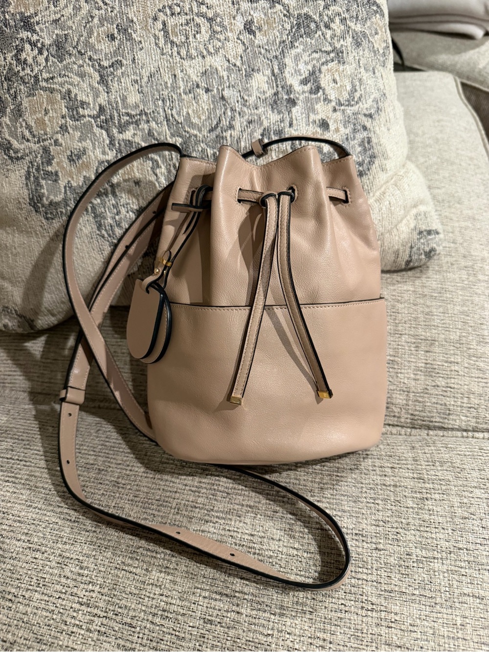 Cuyana Blush Leather Drawstring Bucket Crossbody Bag Made in Italy GUC